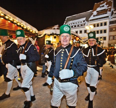 Bergmannsparade auf dem Freiberger Weihnachtsmarkt © Stadtmarketing Freiberg GmbH/Ralf Menzel