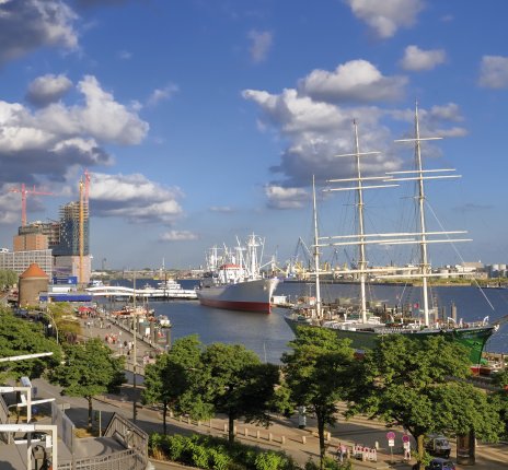 Hamburger Hafen und Museumsschiffe  © kameraauge-fotolia.com
