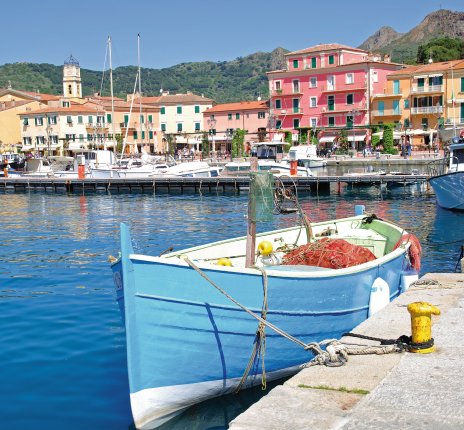 Hafen in Porto Azzurro auf der Insel Elba © travelpeter - fotolia.com