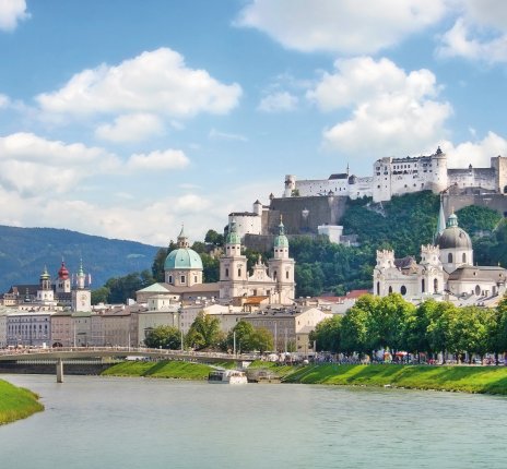 Salzburg mit Salzach und Festung Hohensalzburg © Jakob Radlgruber - fotolia.com