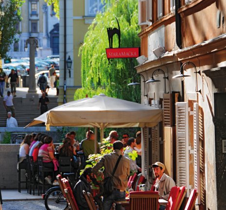 Straßencafes in Ljubljana © www.slovenia.info/Dunja Wedam