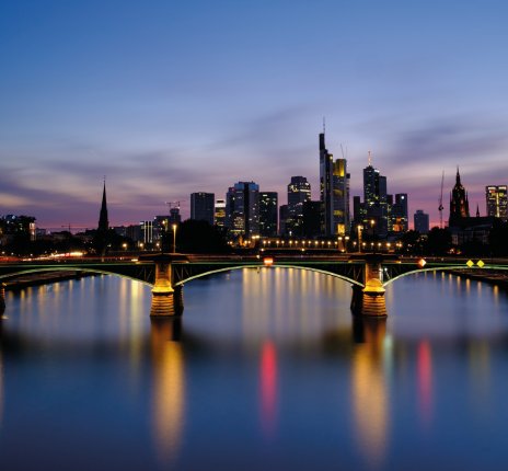 Skyline von Frankfurt bei Nacht © Bru-nO-pixabay.com