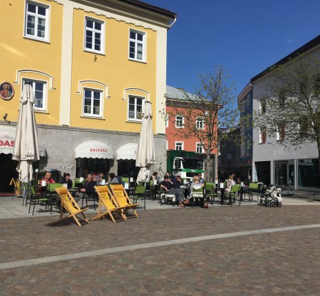 Straßencafe in der Innenstadt von Lienz © TVB Osttirol/Haselsteiner