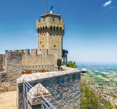Blick von der Festung auf San Marino © arkanto - stock.adobe.com