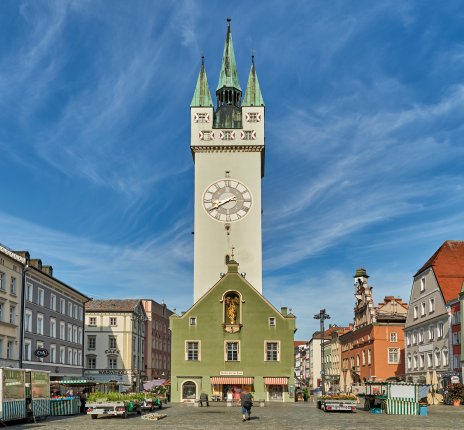 Stadtturm und Theresienplatz Straubing © erlebe.bayern - Florian Trykowski