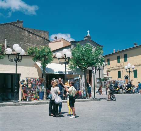 Touristen in Capoliveri, Elba © Kessler Medien