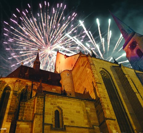 Feuerwerk über der St. Barth Kathedrale in Pilsen © CzechTourismus.com