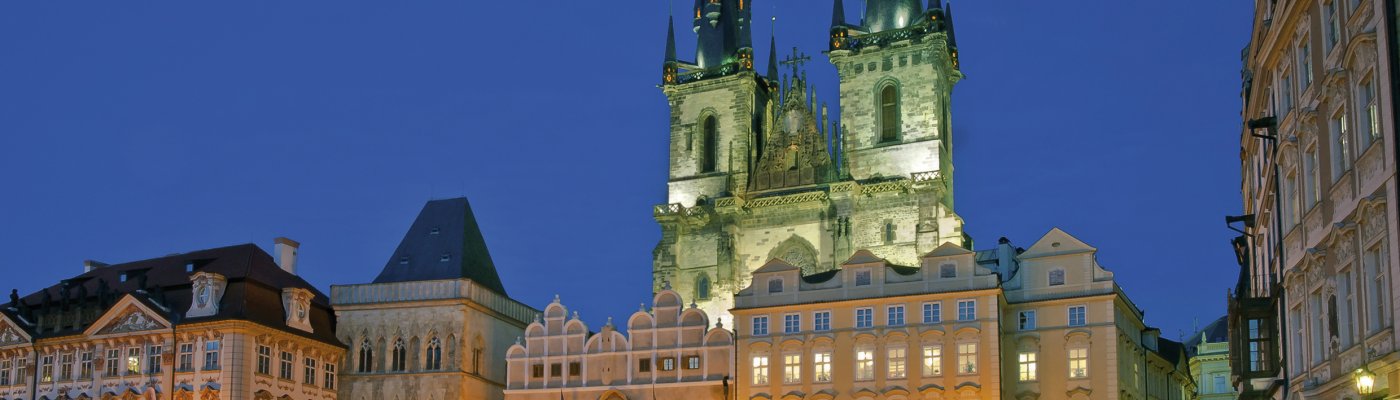 Altstädter Ring und Teynkirche in Prag