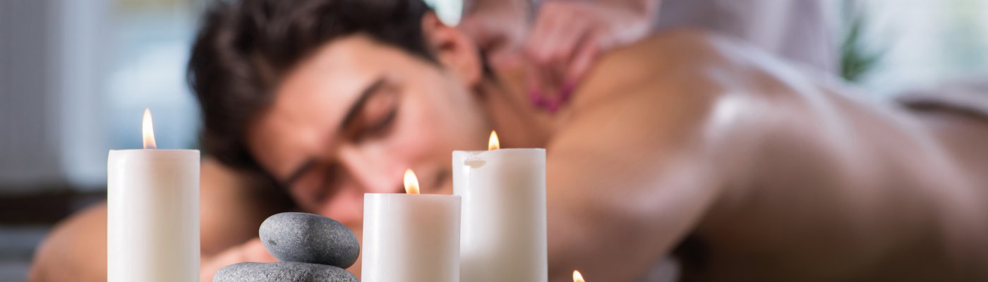 Wellnessreisen ab Herzogenaurach Wohltuende Rückenmassage