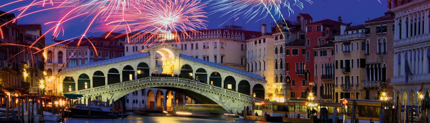 Feuerwerk über der Rialtobrücke