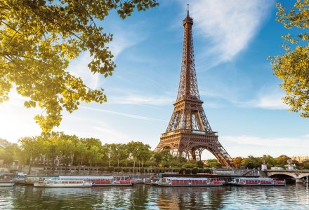 Seine und Eiffelturm in Paris © Beboy - stock.adobe.com