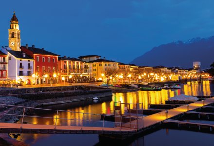 Nächtliche Uferpromenade in Ascona &copy; JackF - stock.adobe.com