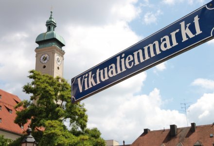 Viktualienmarkt und Heilig-Geist-Kirche &copy; lagom - fotolia.com