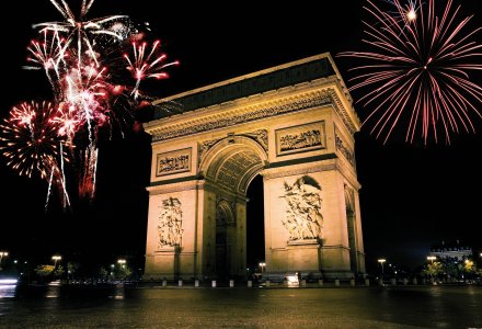 Silvester in Paris am Arc de Triomphe © Bikeworldtravel-fotolia.com