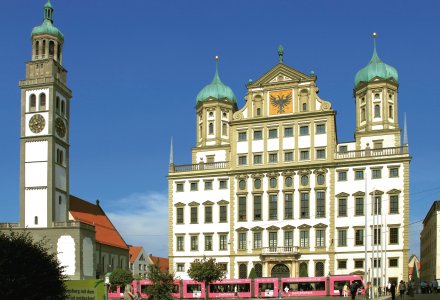 Rathaus und Perlachturm in Augsburg © Klaus Büth-fotolia.com