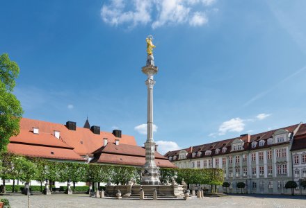 Residenzplatz mit Mariensäule in Eichstätt © VS-Fotolia.com