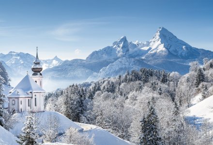 Wallfahrtskirche Maria Gern mit Blick auf den Watzmann © JFL Photography-stock.adobe.com