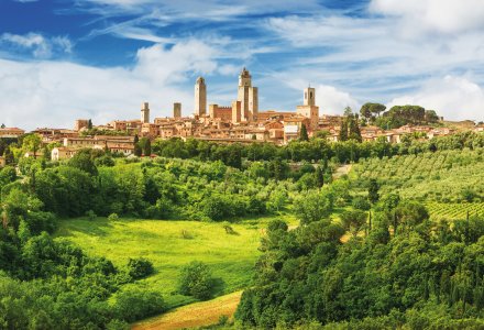 San Gimignano  - umgeben von Weinbergen © Rastislav Sedlak SK-stock.adobe.com