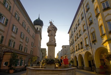 Nepomukbrunnen in Rosenheim &copy; VKR GmbH