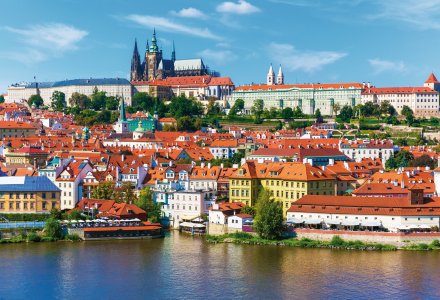 Blick über Prag auf den Hradschin © Scanrail-stock.adobe.com