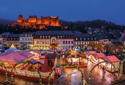 Heidelberger Weihnachtsmarkt am Karlsplatz
 © Tobias Schwerdt