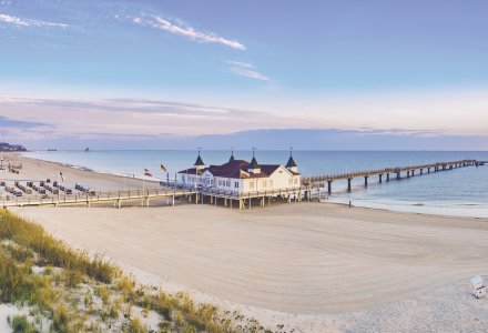 Strand von Ahlbeck mit Seebrücke © motivthueringen8 - stock.adobe.com
