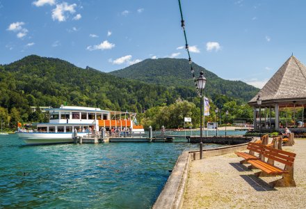 Schiffsanleger in Bad Wiesse © Sina Ettmer - stock.adobe.com