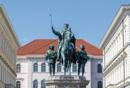 Reiterdenkmal König Ludwig I. in München © Chris Redan - stock.adobe.com