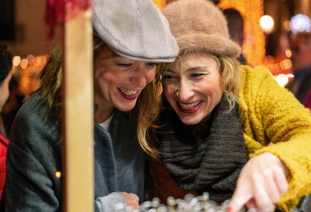 Auf dem Weihnachtsmarkt © G. Lombardo - stock.adobe.com