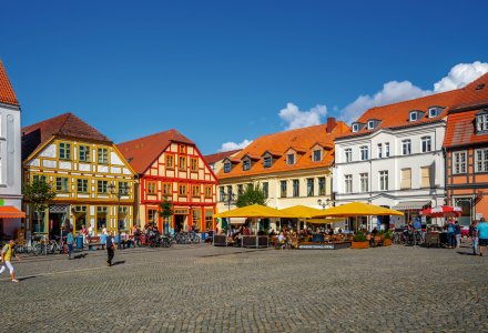Marktplatz in Waren an der Müritz © Sina Ettmer - stock.adobe.com