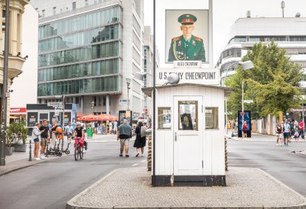 Checkpoint Charlie &copy; DZT/Dietmar Scherf