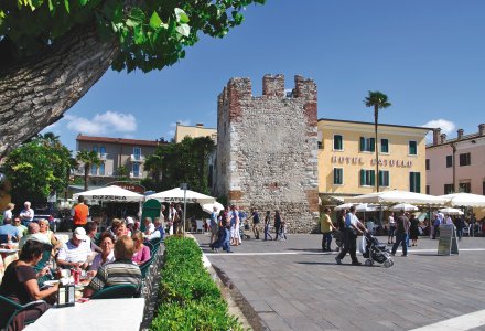 Straßencafe Bardolino © Peter Eckert